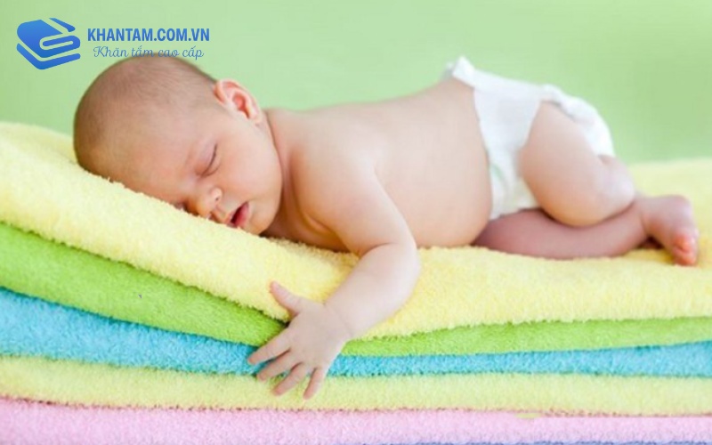 Khăn tắm em bé sơ sinh - Hướng dẫn chọn và sử dụng đúng cách